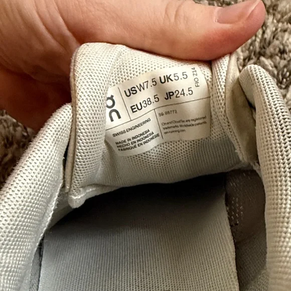 On Running Cloud Sneakers in Light Beige - Picture 9 of 9